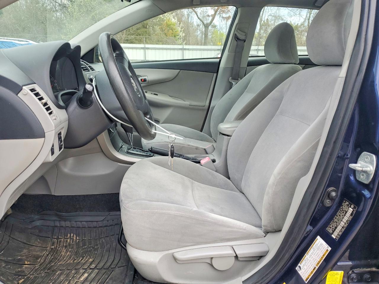 2012 TOYOTA COROLLA L photo 13
