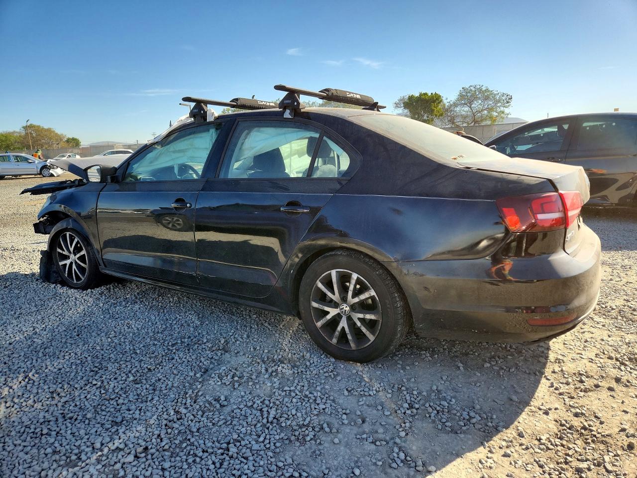 2016 VOLKSWAGEN JETTA SE photo 2