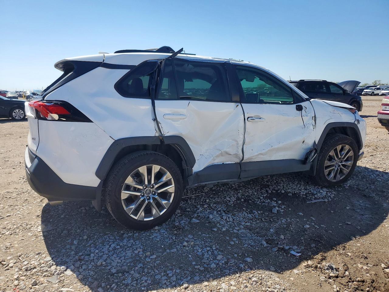 2019 TOYOTA RAV4 XLE PREMIUM photo 5