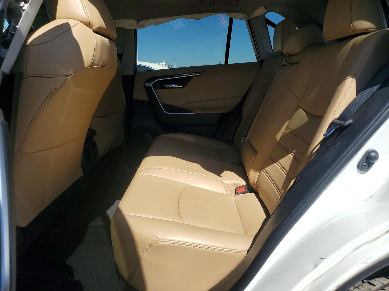 2019 TOYOTA RAV4 XLE PREMIUM photo 19