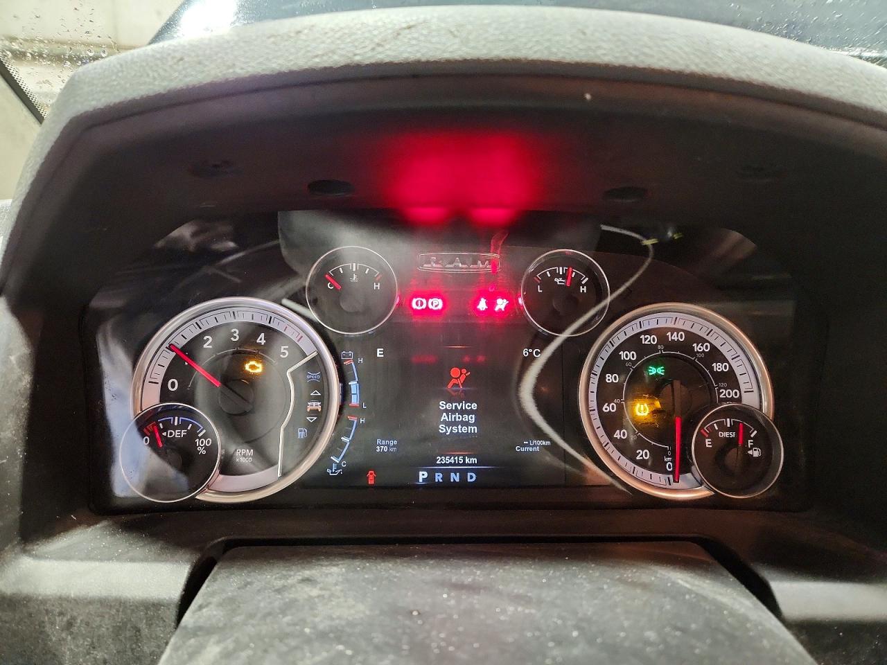 2015 RAM 1500 SLT photo 9