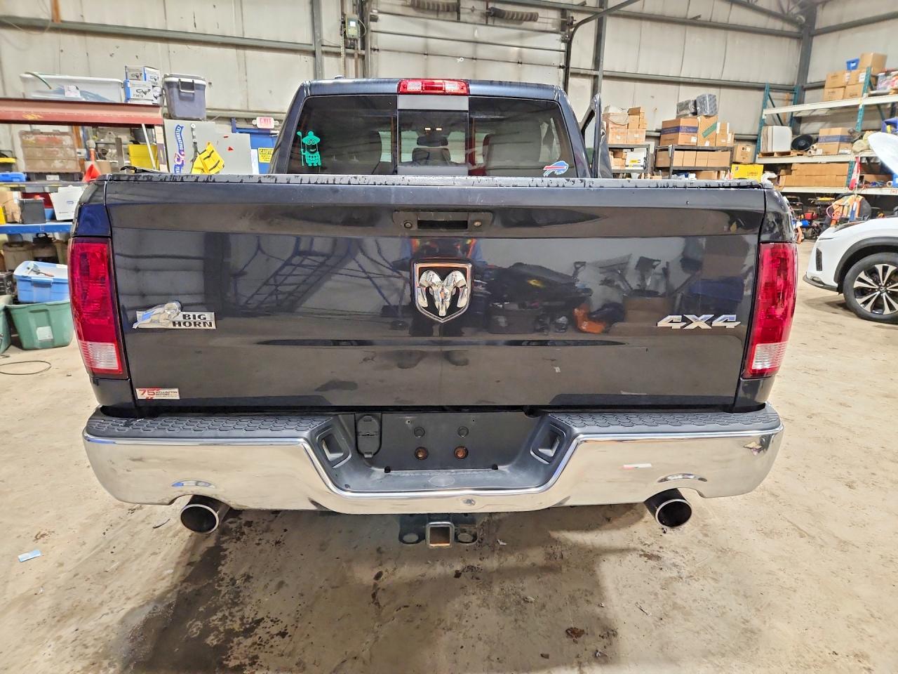 2015 RAM 1500 SLT photo 6