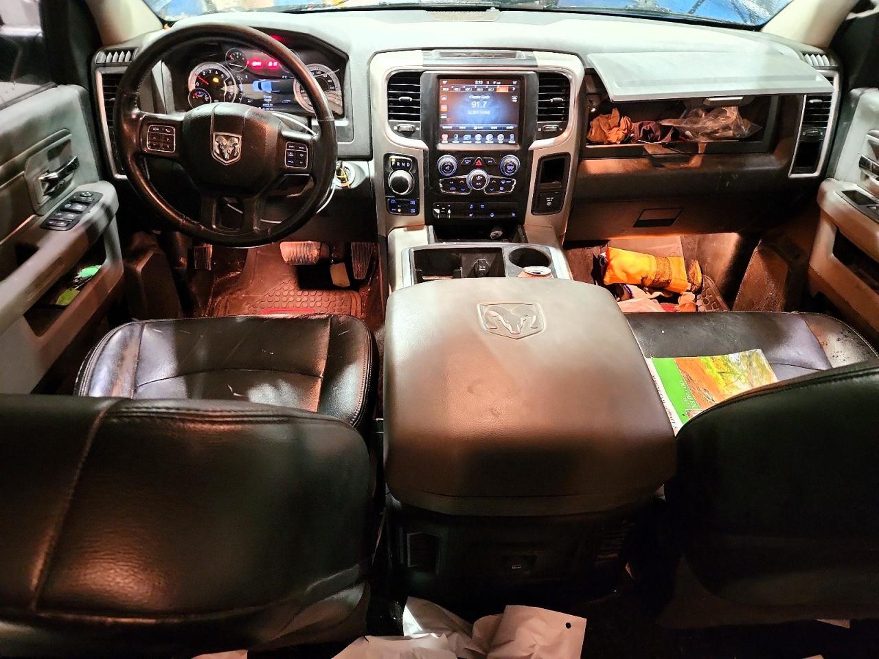 2015 RAM 1500 SLT photo 8