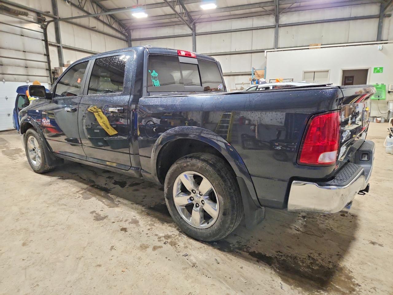 2015 RAM 1500 SLT photo 2