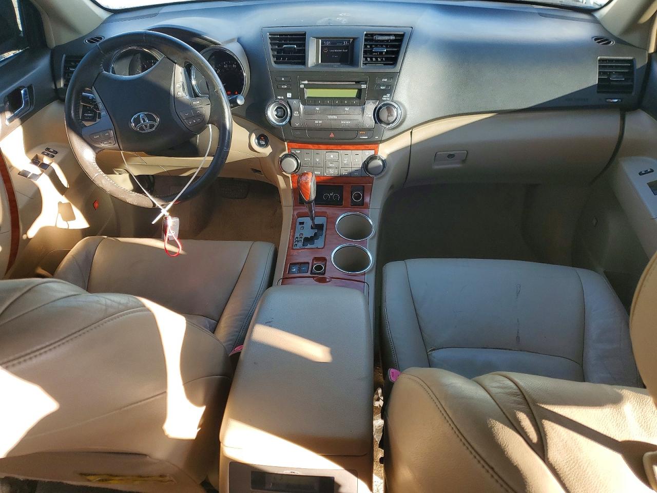 2009 TOYOTA HIGHLANDER LIMITED photo 8