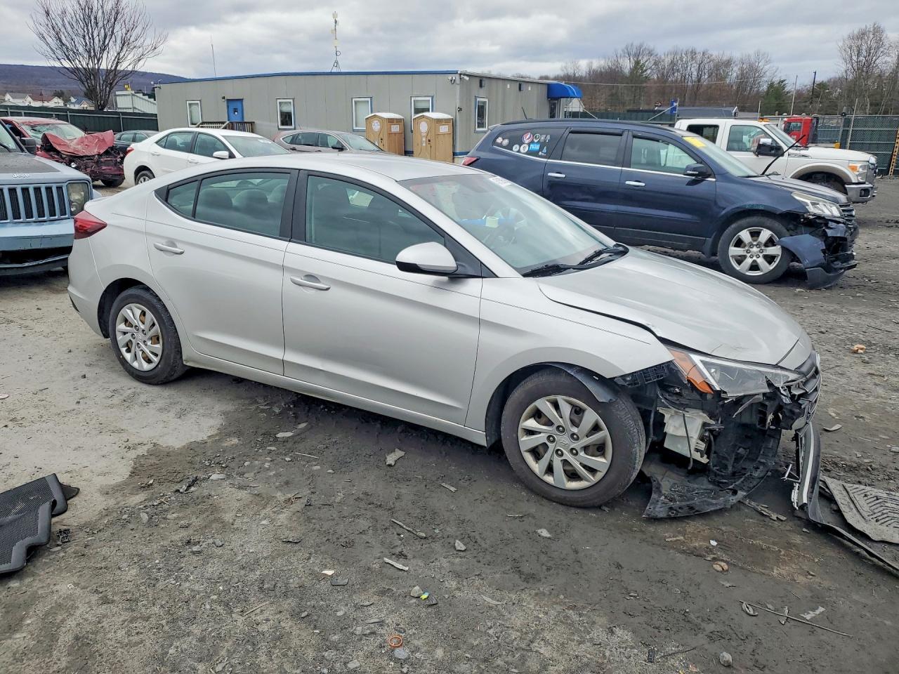 2019 HYUNDAI ELANTRA SE photo 10