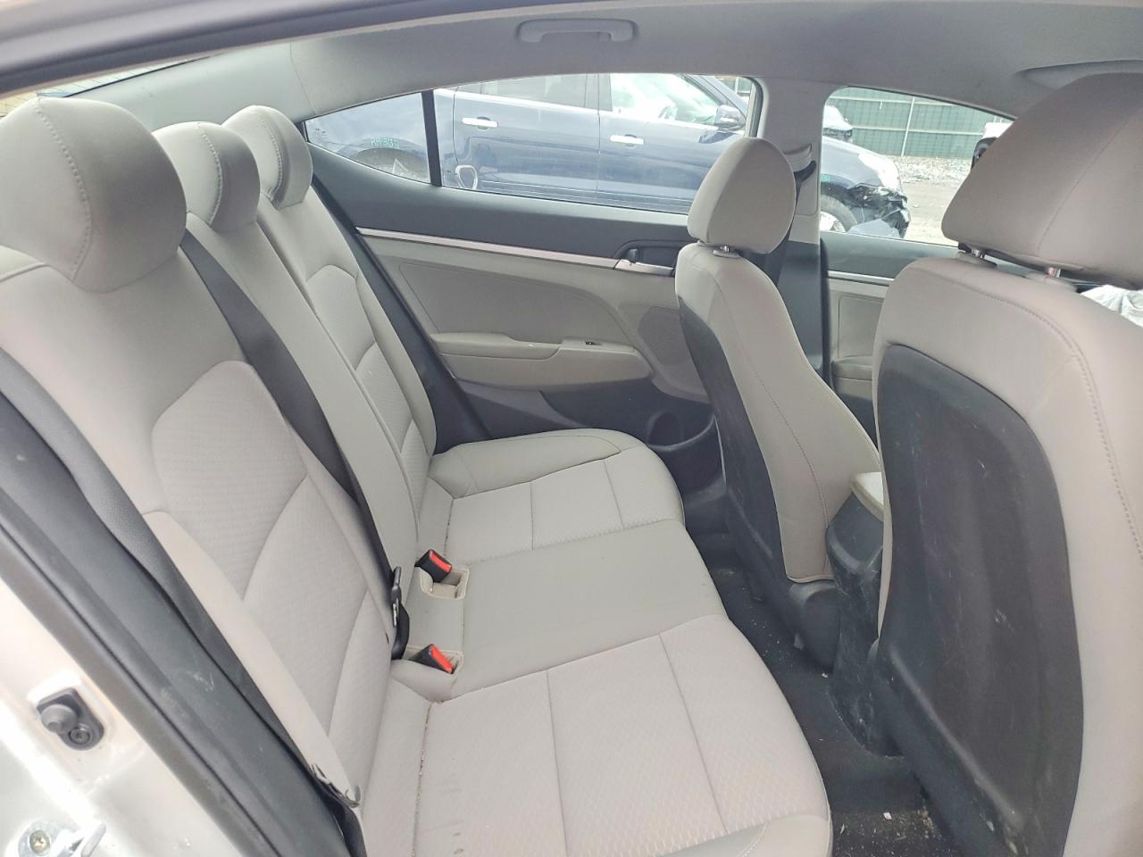 2019 HYUNDAI ELANTRA SE photo 28