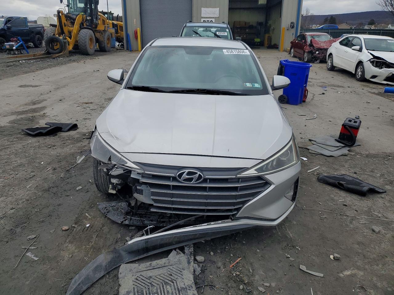 2019 HYUNDAI ELANTRA SE photo 13