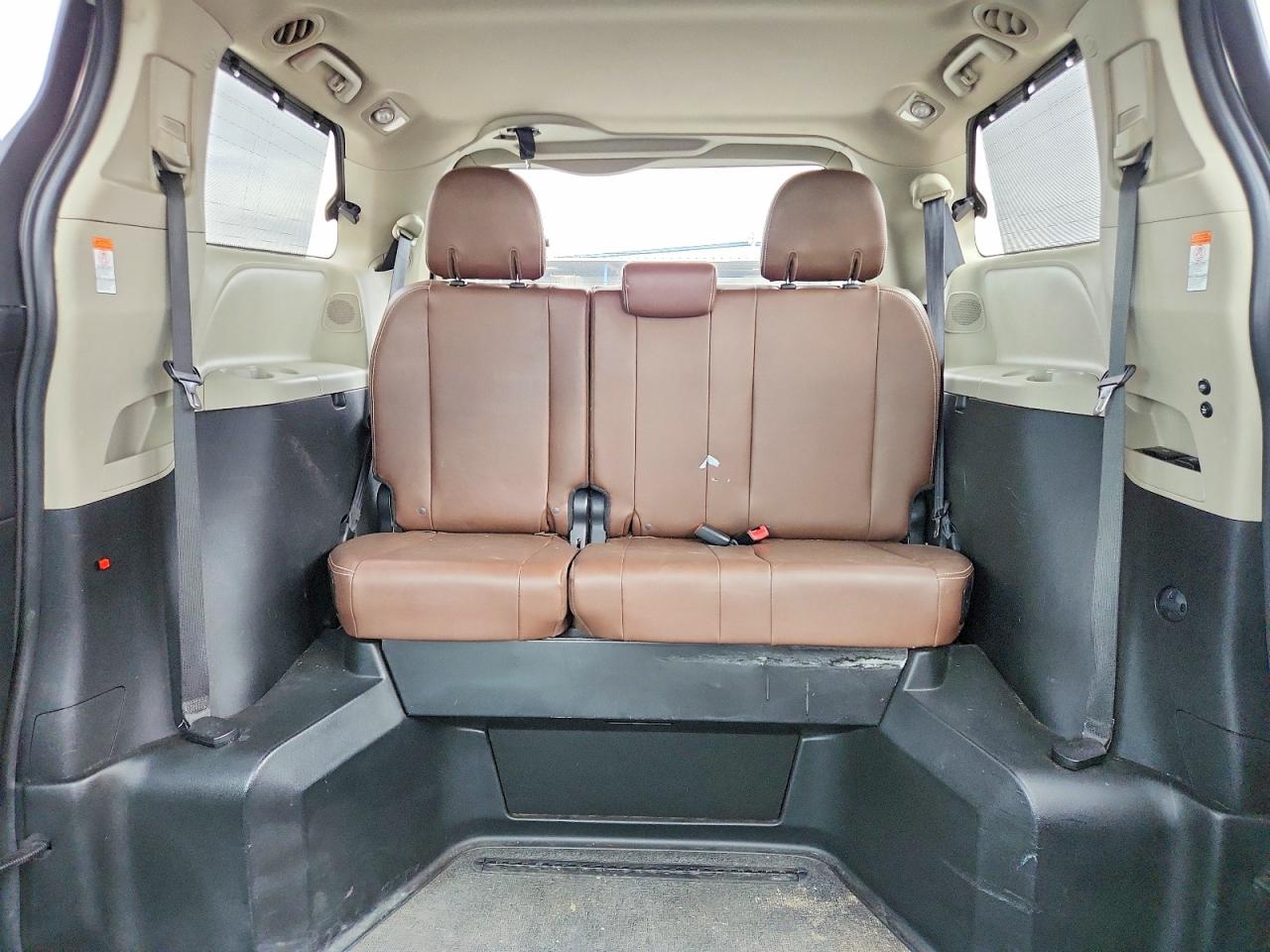 2016 TOYOTA SIENNA LIMITED PREMIUM 7-PASSENGER photo 28