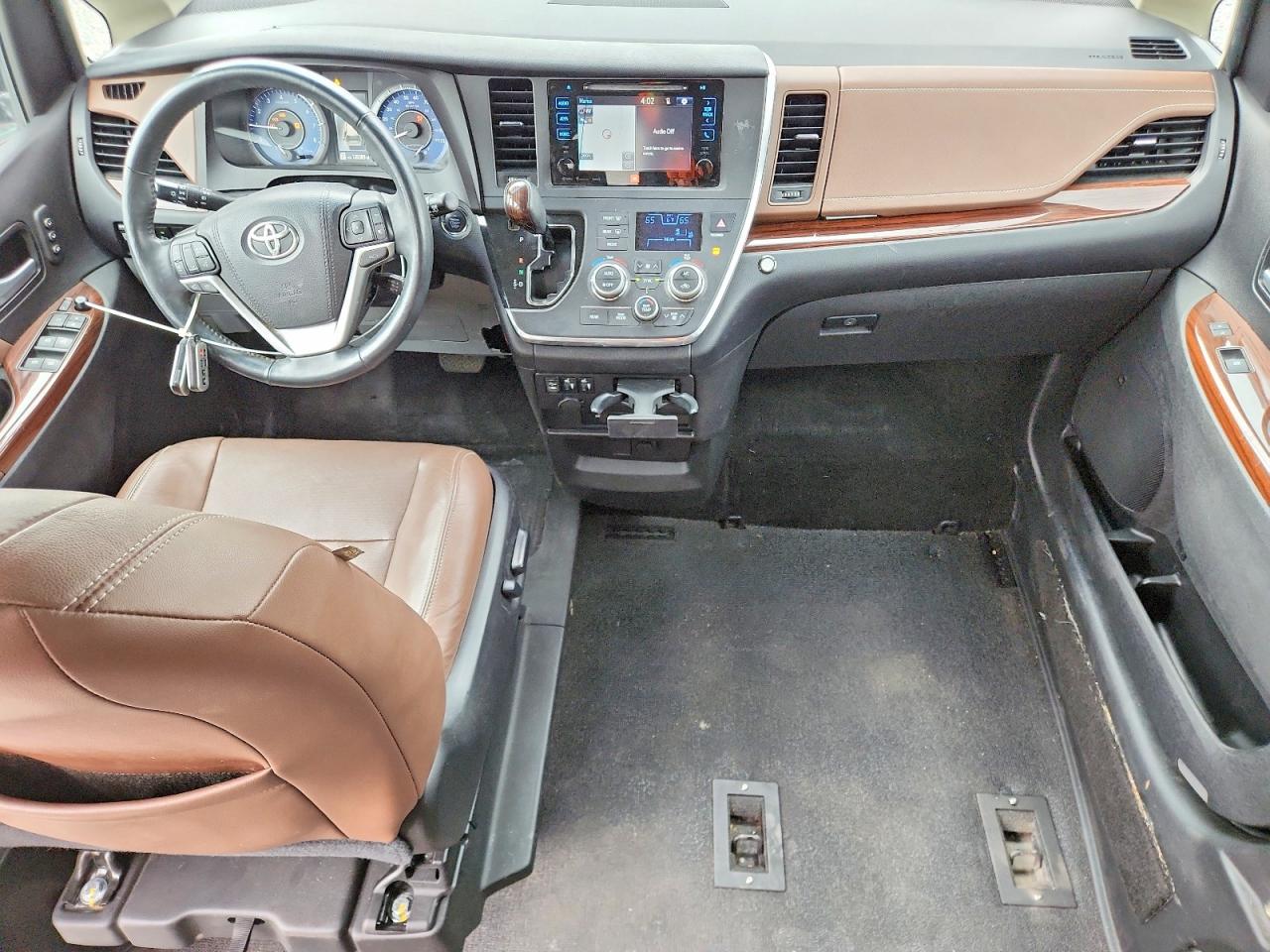 2016 TOYOTA SIENNA LIMITED PREMIUM 7-PASSENGER photo 22