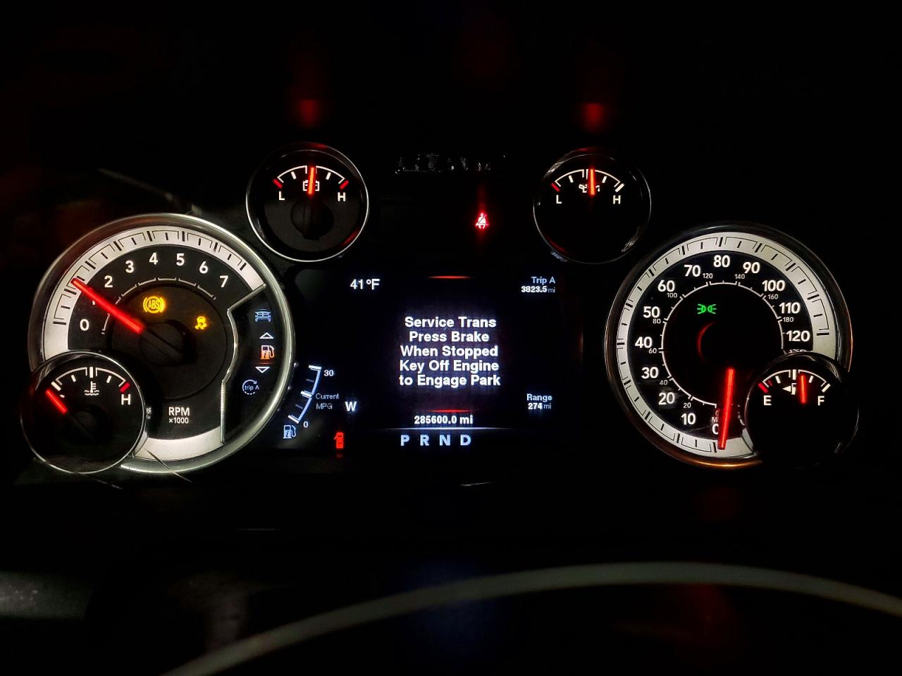 2014 RAM 1500 SLT photo 9