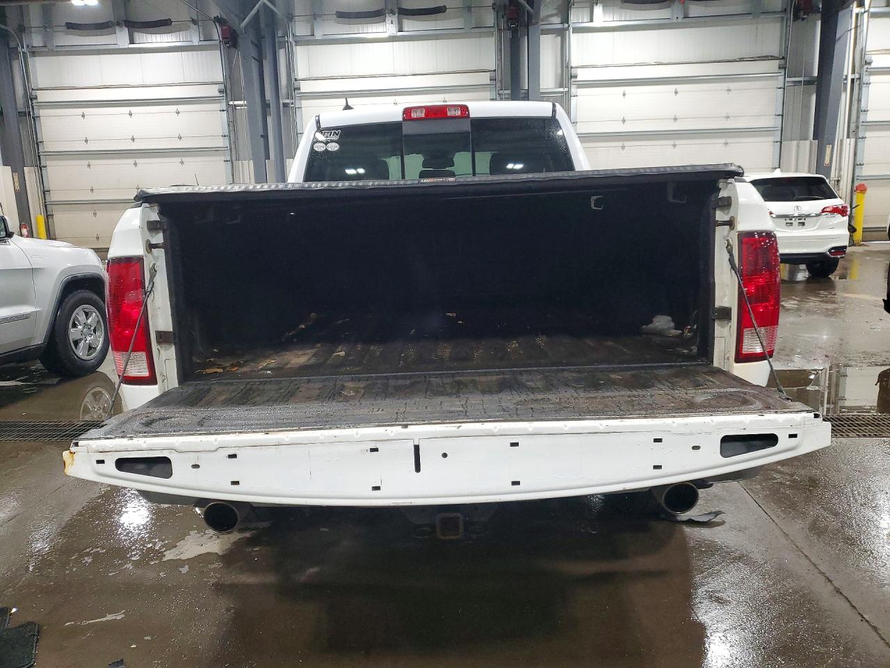 2014 RAM 1500 SLT photo 6
