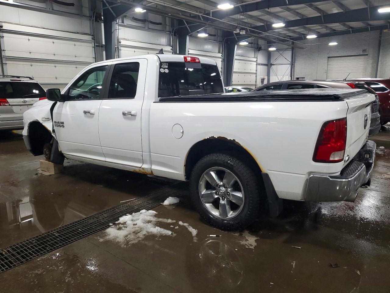 2014 RAM 1500 SLT photo 2