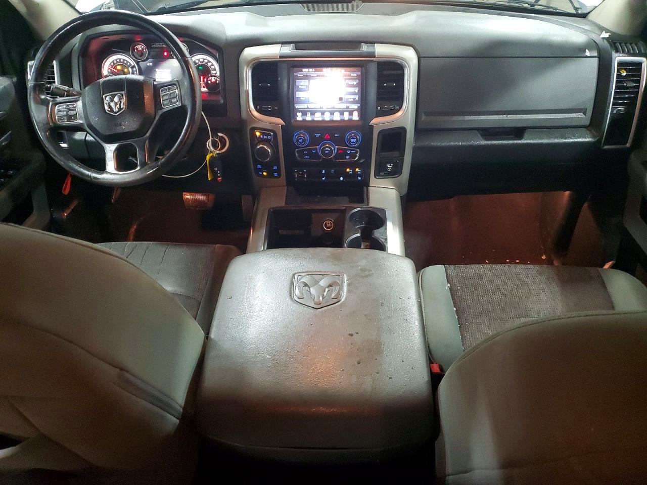 2014 RAM 1500 SLT photo 8