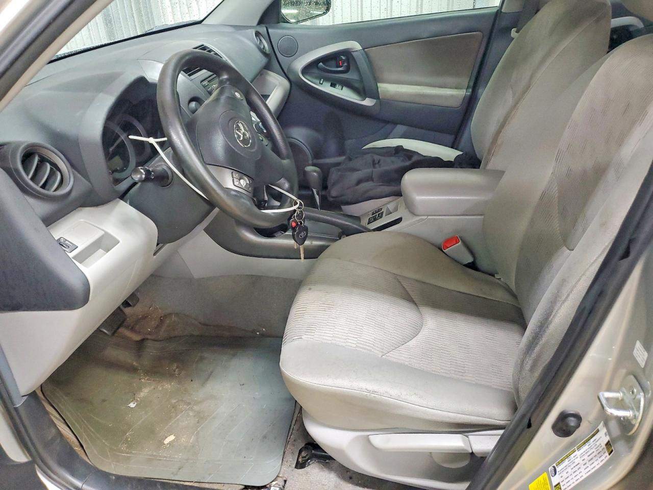 2012 TOYOTA RAV4 BASE photo 13
