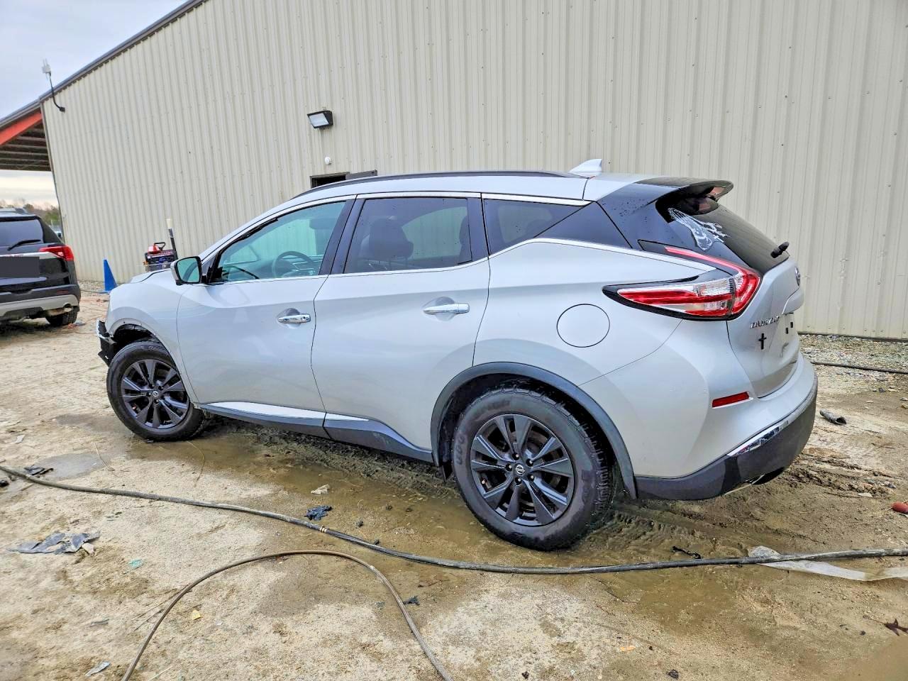 2017 NISSAN MURANO SV photo 4