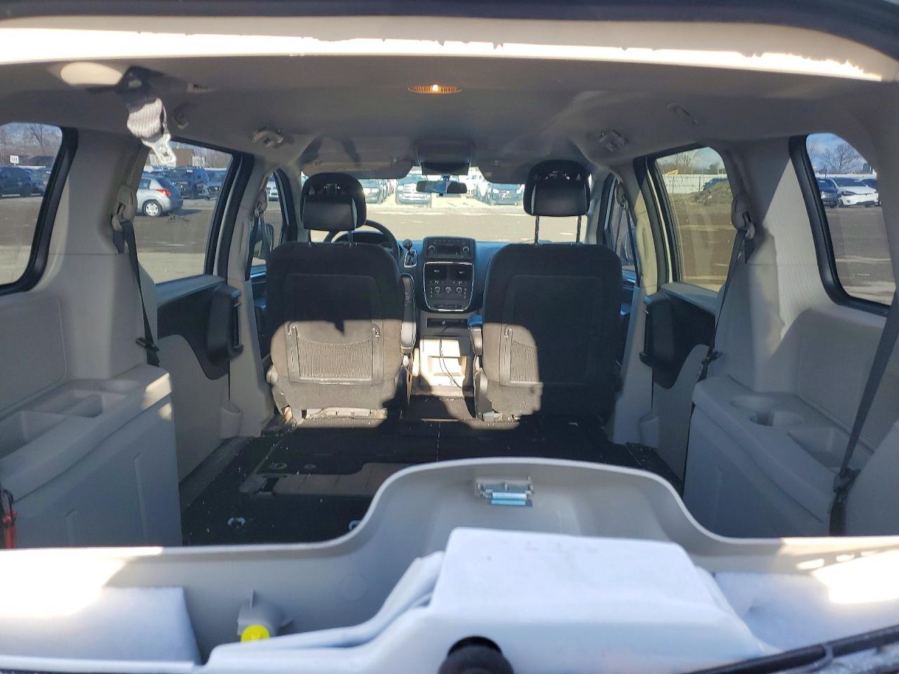 2015 DODGE GRAND CARAVAN SE photo 19