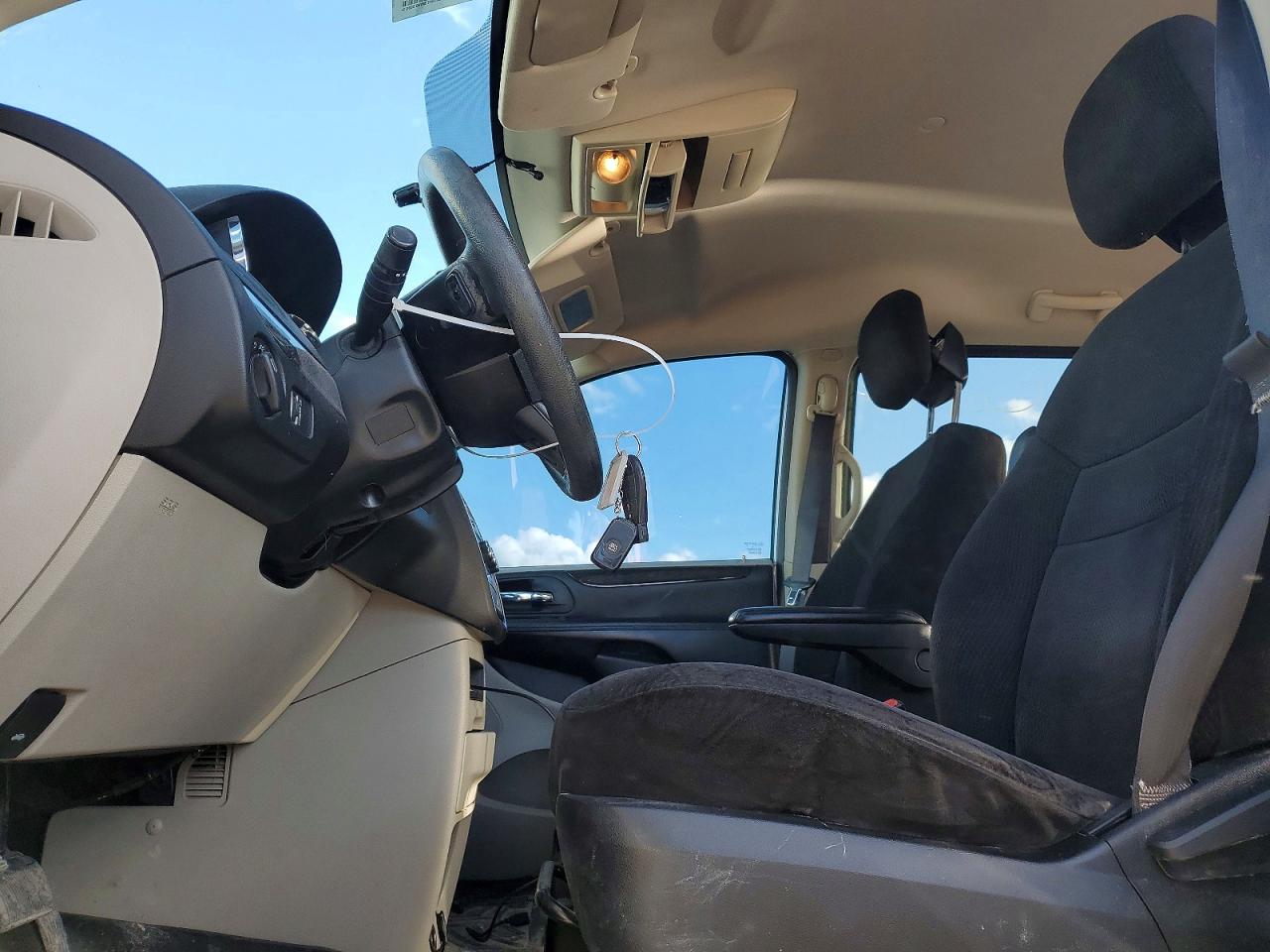 2015 DODGE GRAND CARAVAN SE photo 13