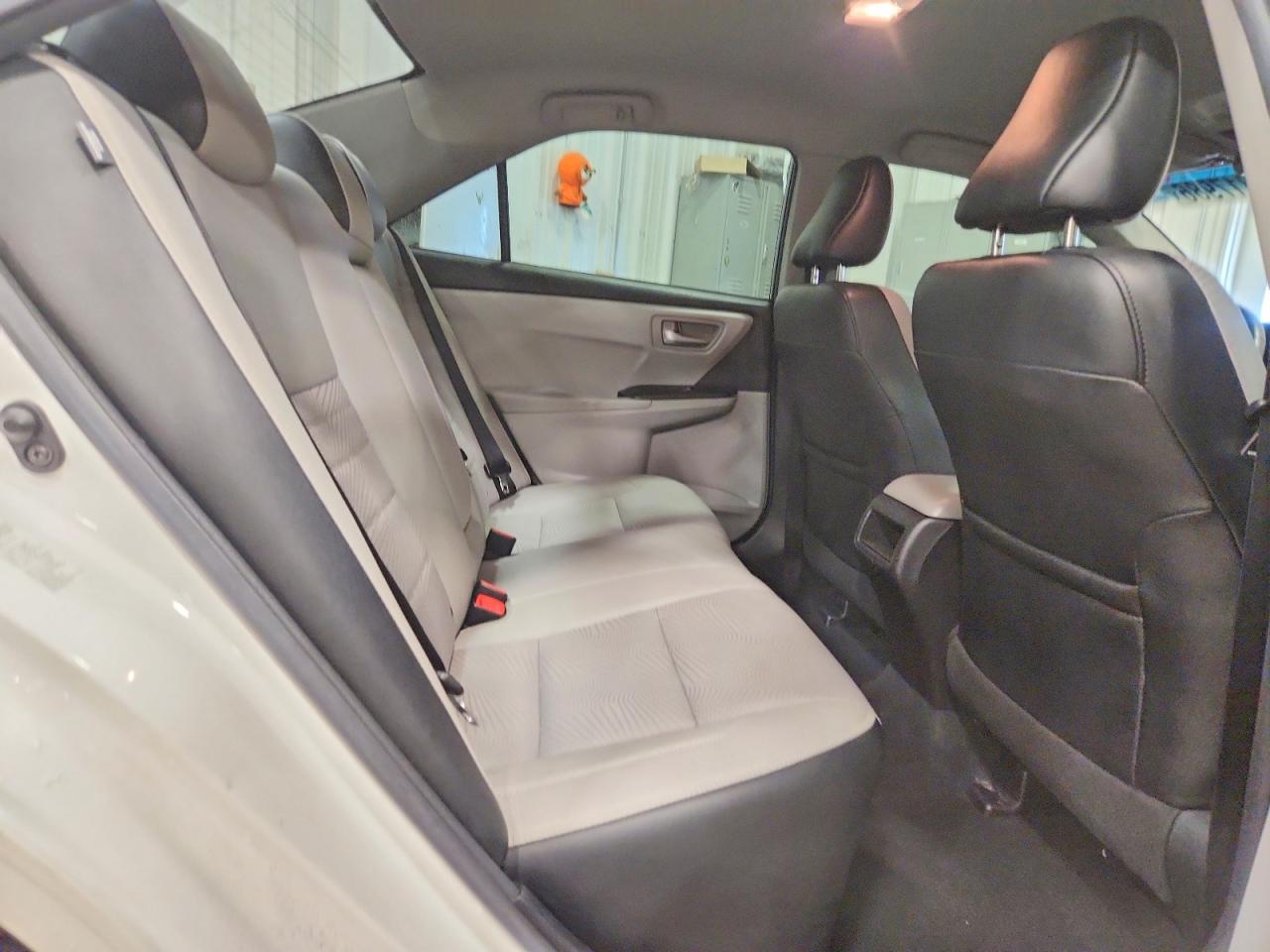2017 TOYOTA CAMRY SE photo 10