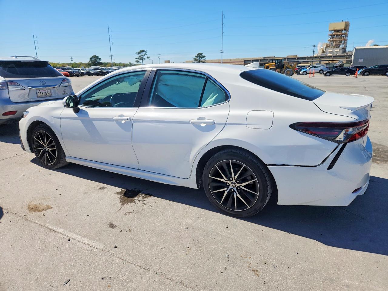 2023 TOYOTA CAMRY SE photo 3