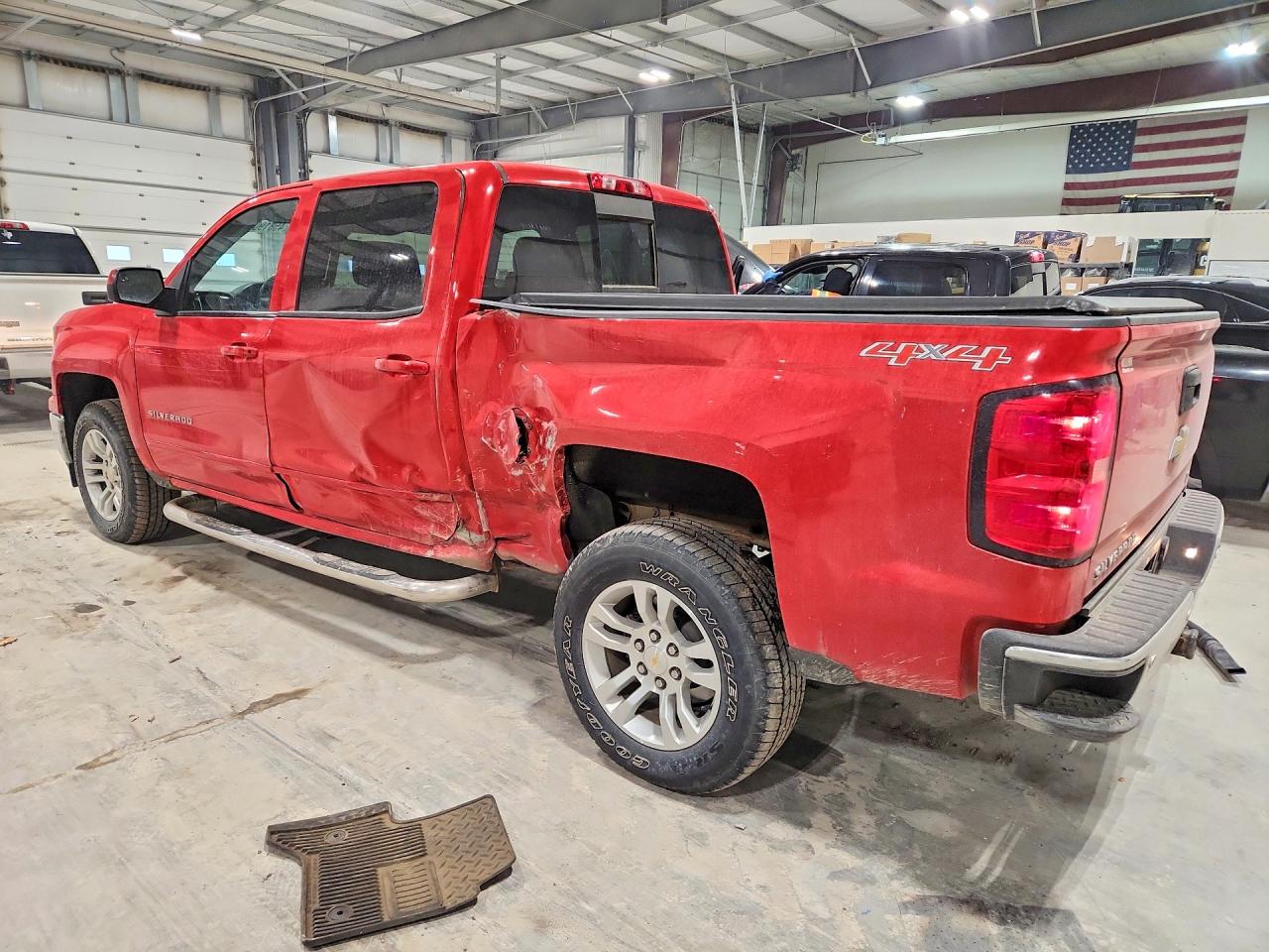 2015 CHEVROLET SILVERADO K1500 LT photo 2