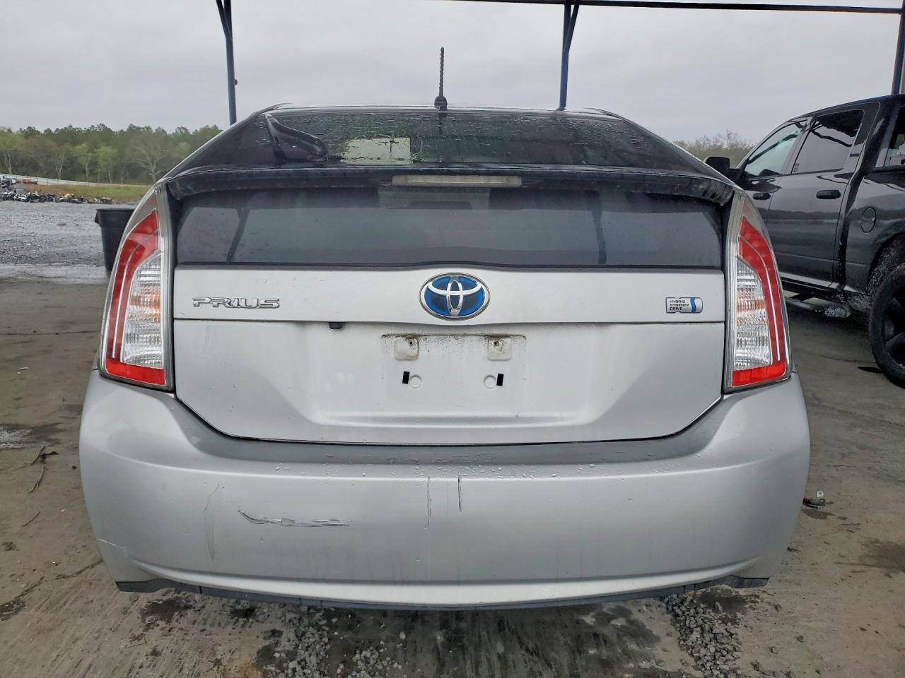 2015 TOYOTA PRIUS TWO photo 6