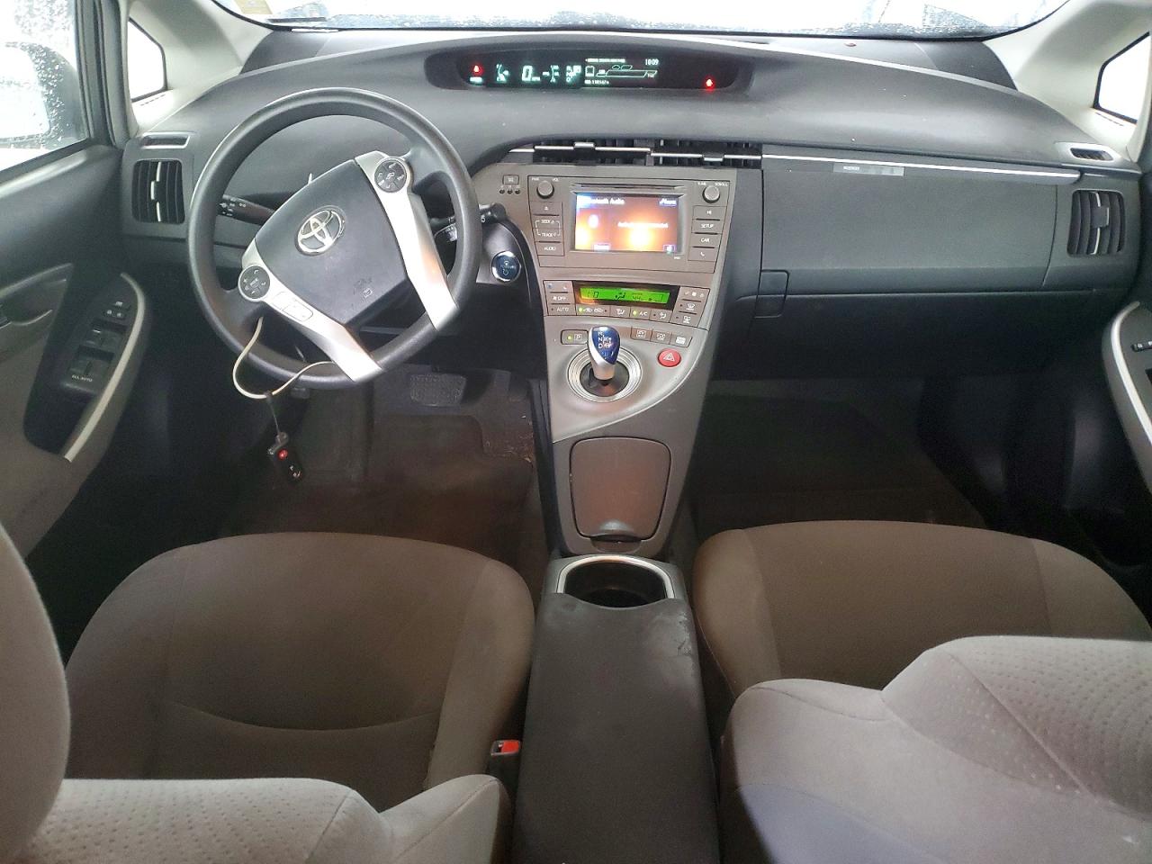 2015 TOYOTA PRIUS TWO photo 8
