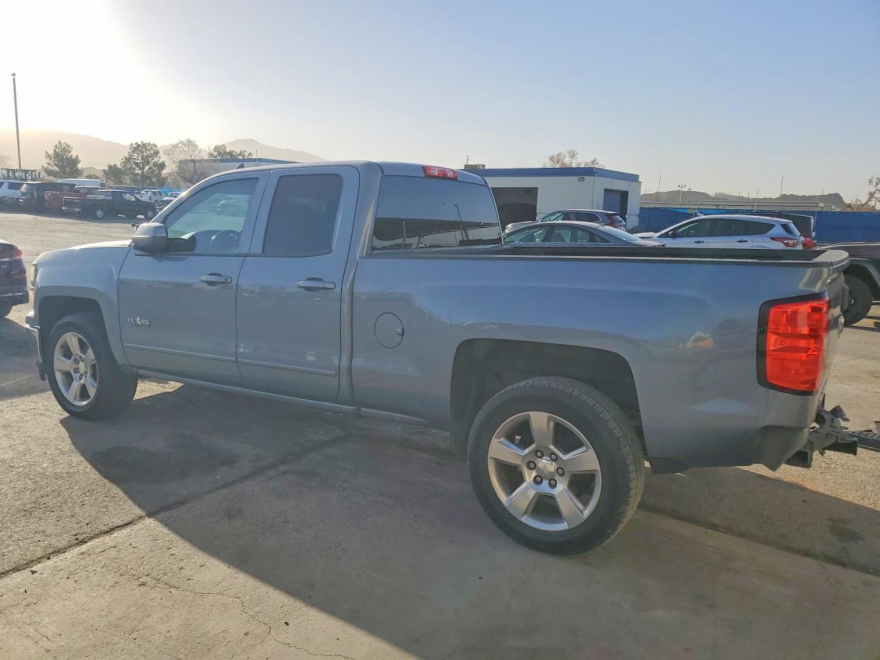 2015 CHEVROLET SILVERADO C1500 LT photo 4
