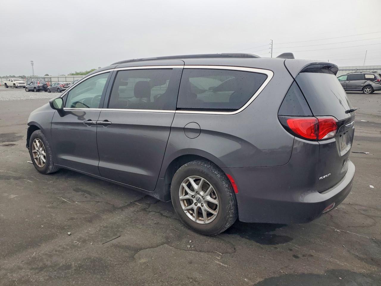 2021 CHRYSLER VOYAGER LXI photo 3