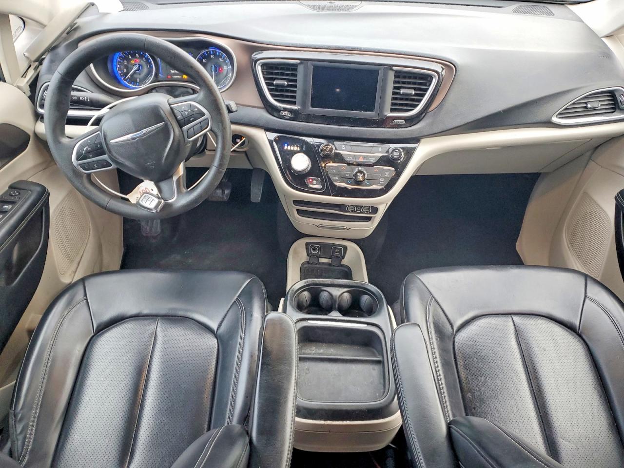 2021 CHRYSLER VOYAGER LXI photo 15