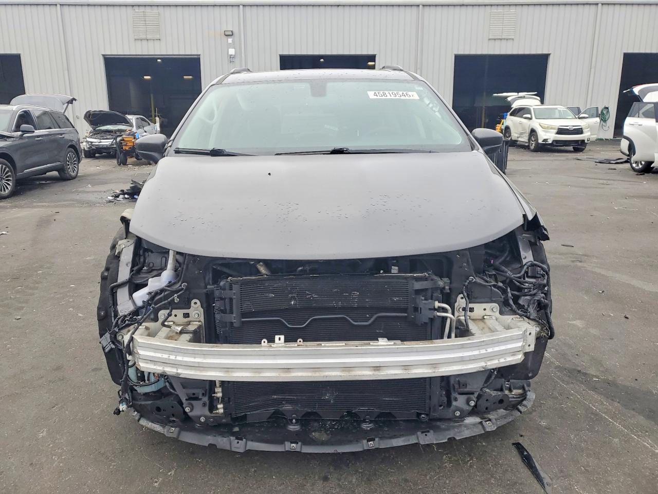 2021 CHRYSLER VOYAGER LXI photo 9