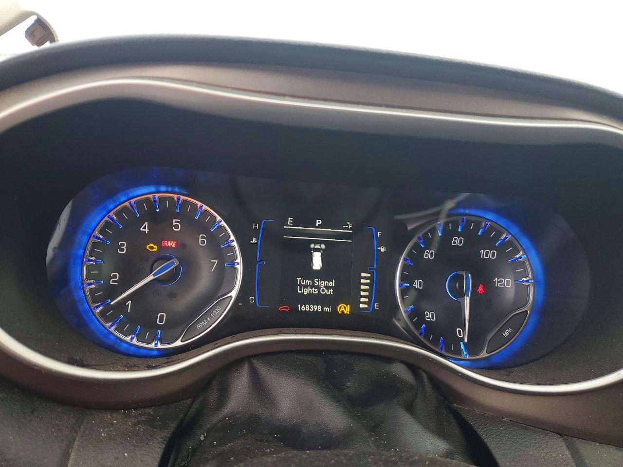 2021 CHRYSLER VOYAGER LXI photo 17