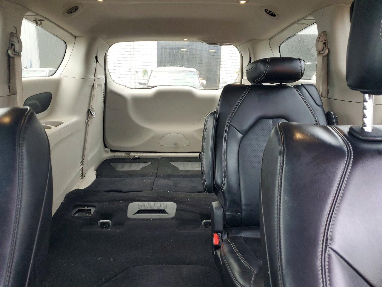 2021 CHRYSLER VOYAGER LXI photo 19