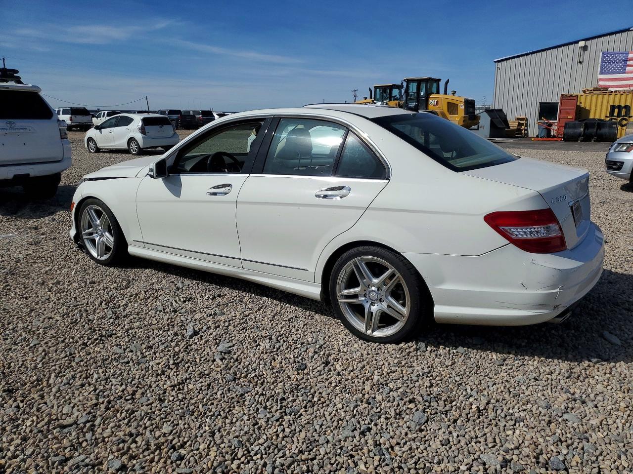 2011 MERCEDES-BENZ C 300 photo 2