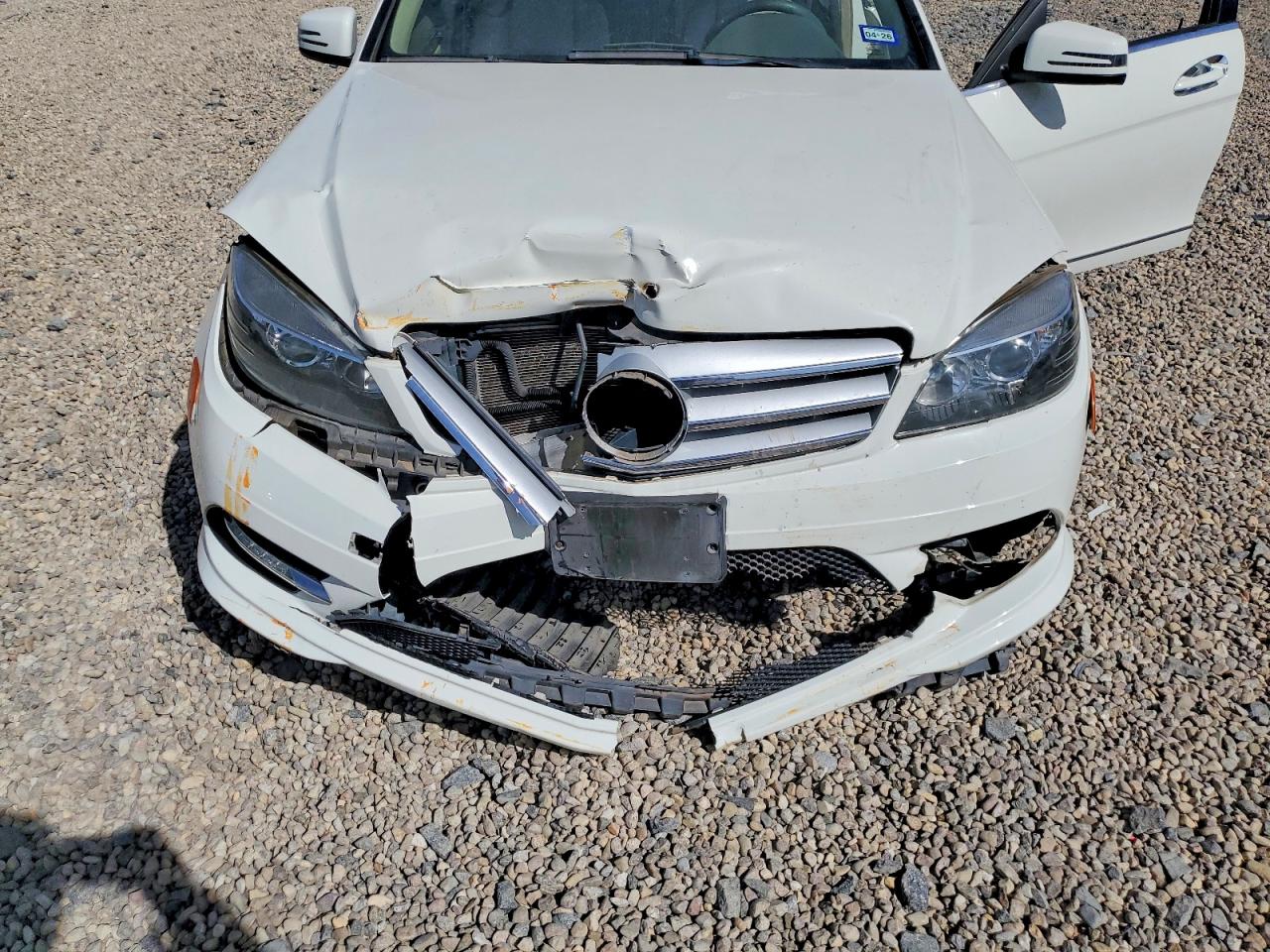 2011 MERCEDES-BENZ C 300 photo 11
