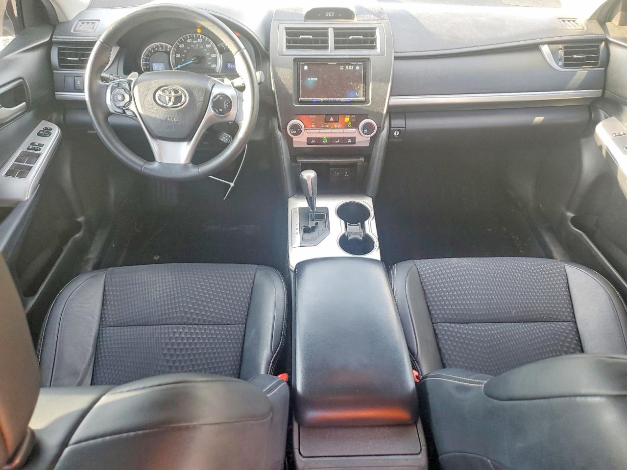 2014 TOYOTA CAMRY SE photo 2