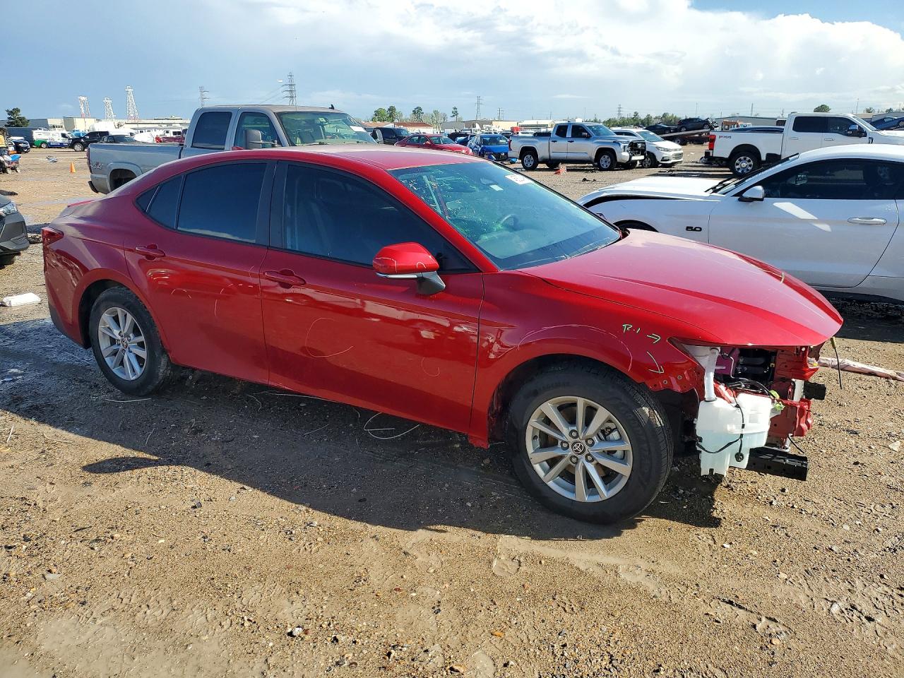 2025 TOYOTA CAMRY LE photo 4