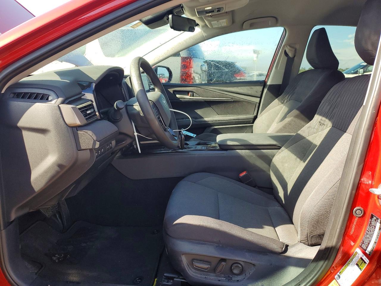 2025 TOYOTA CAMRY LE photo 7