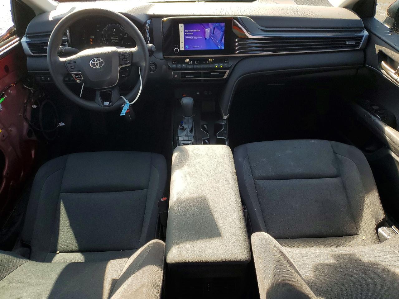 2025 TOYOTA CAMRY LE photo 8