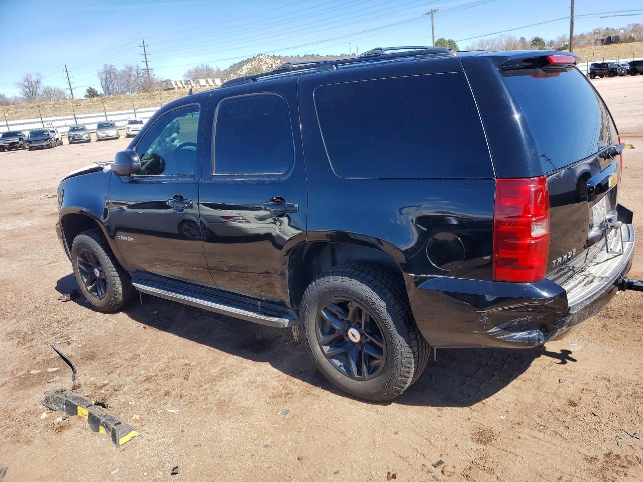2011 CHEVROLET TAHOE C1500 LS photo 2