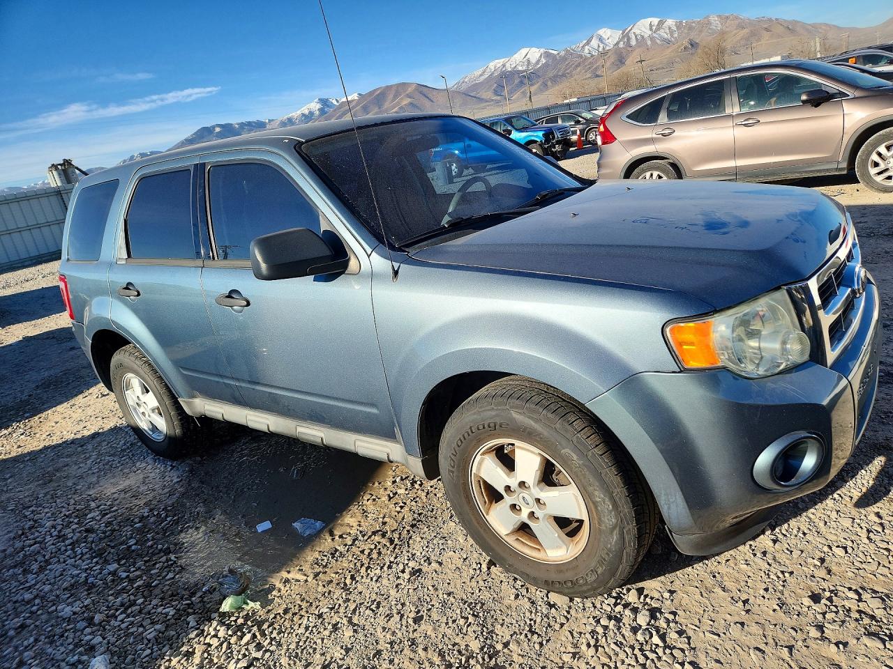 2010 FORD ESCAPE XLS photo 4