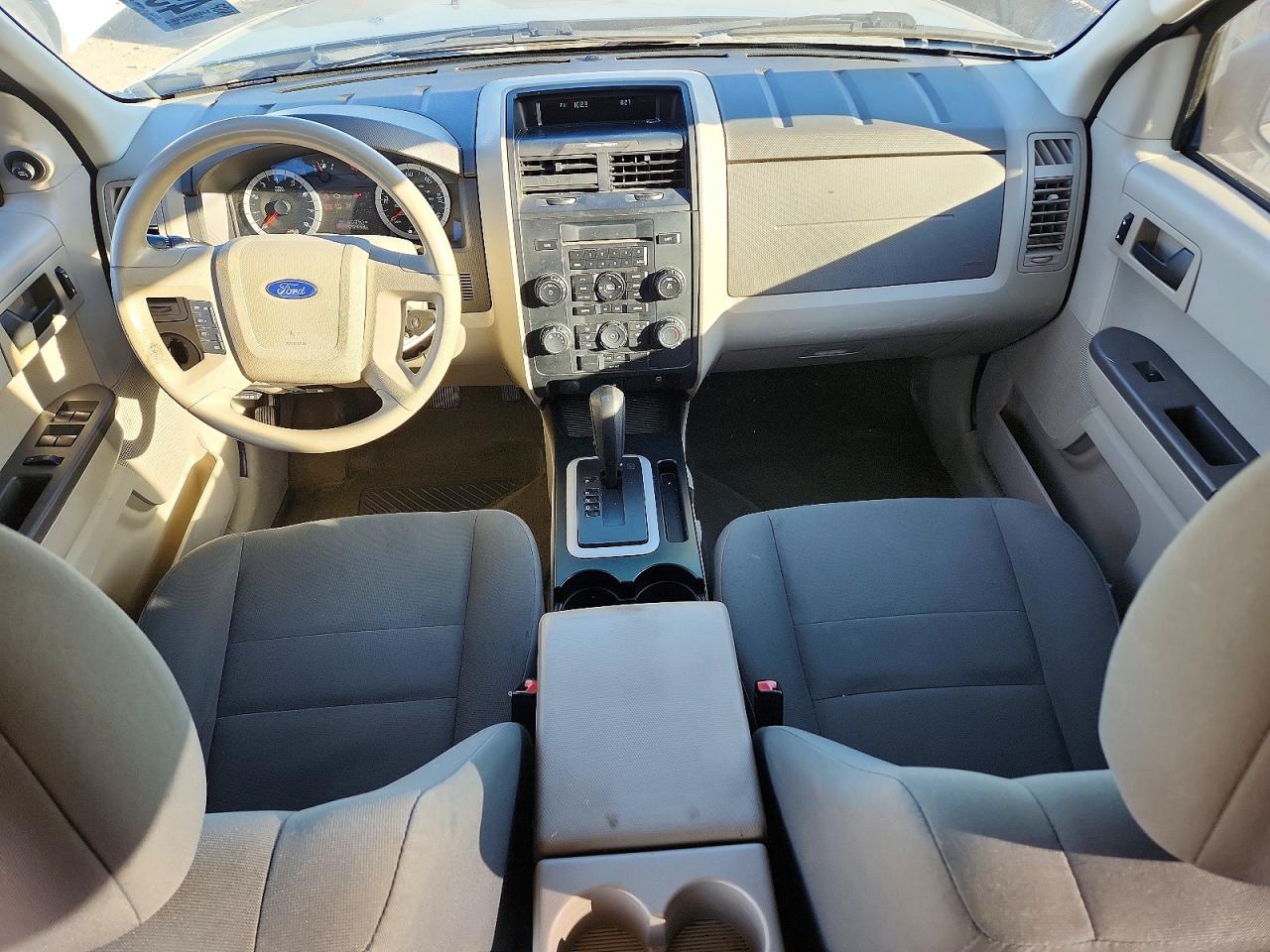 2010 FORD ESCAPE XLS photo 8