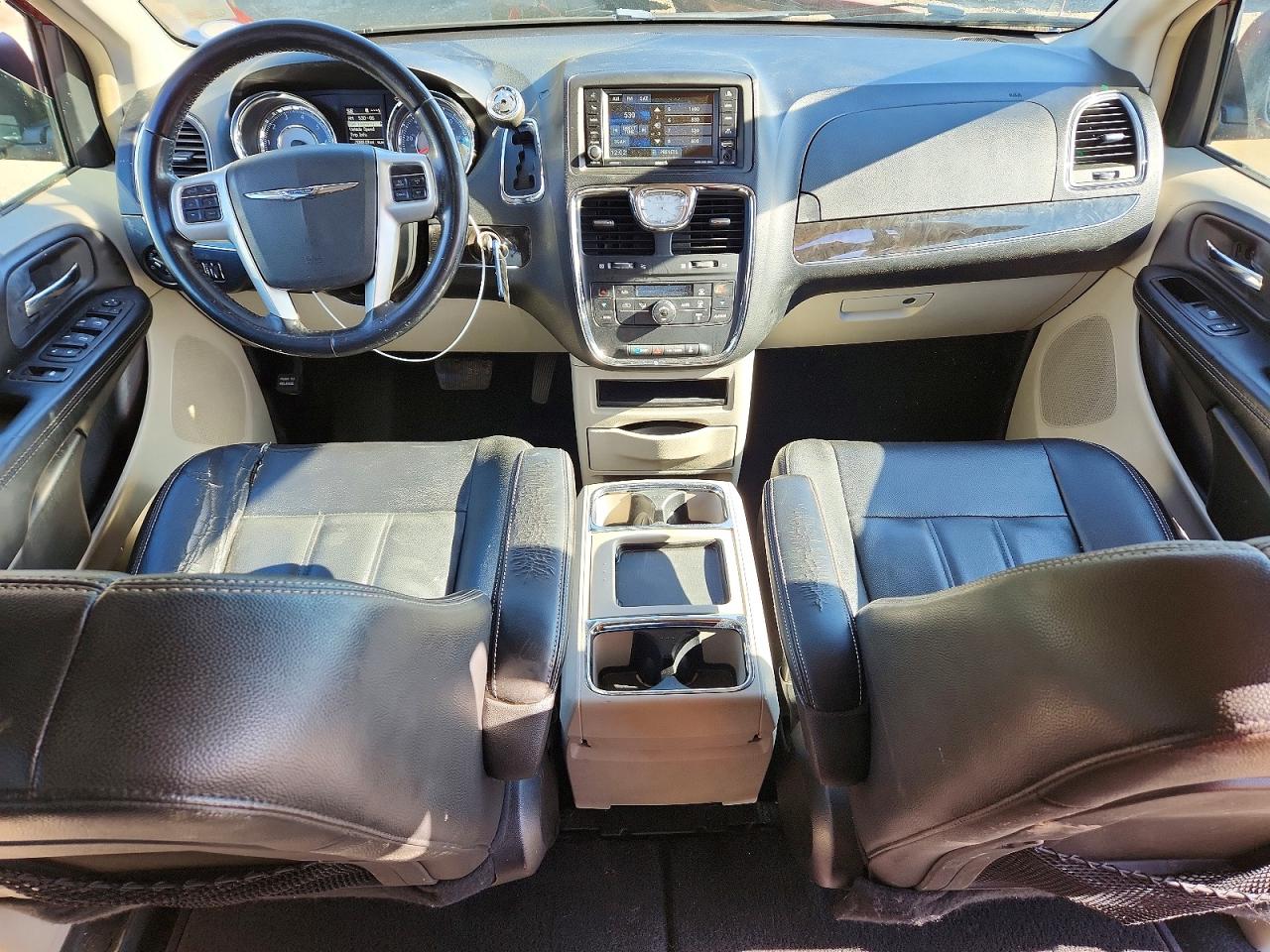 2015 CHRYSLER TOWN & COUNTRY TOURING photo 8