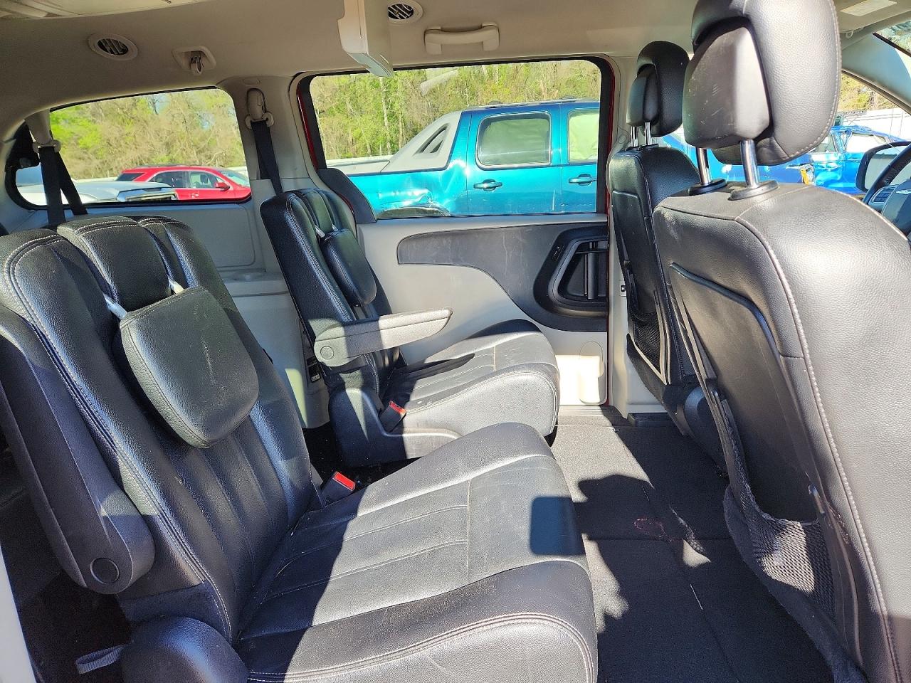 2015 CHRYSLER TOWN & COUNTRY TOURING photo 10