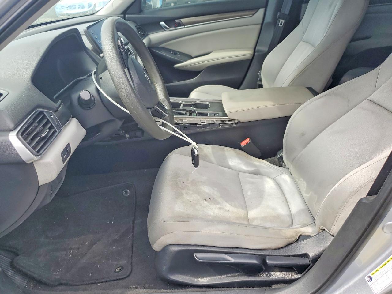 2020 HONDA ACCORD LX photo 13