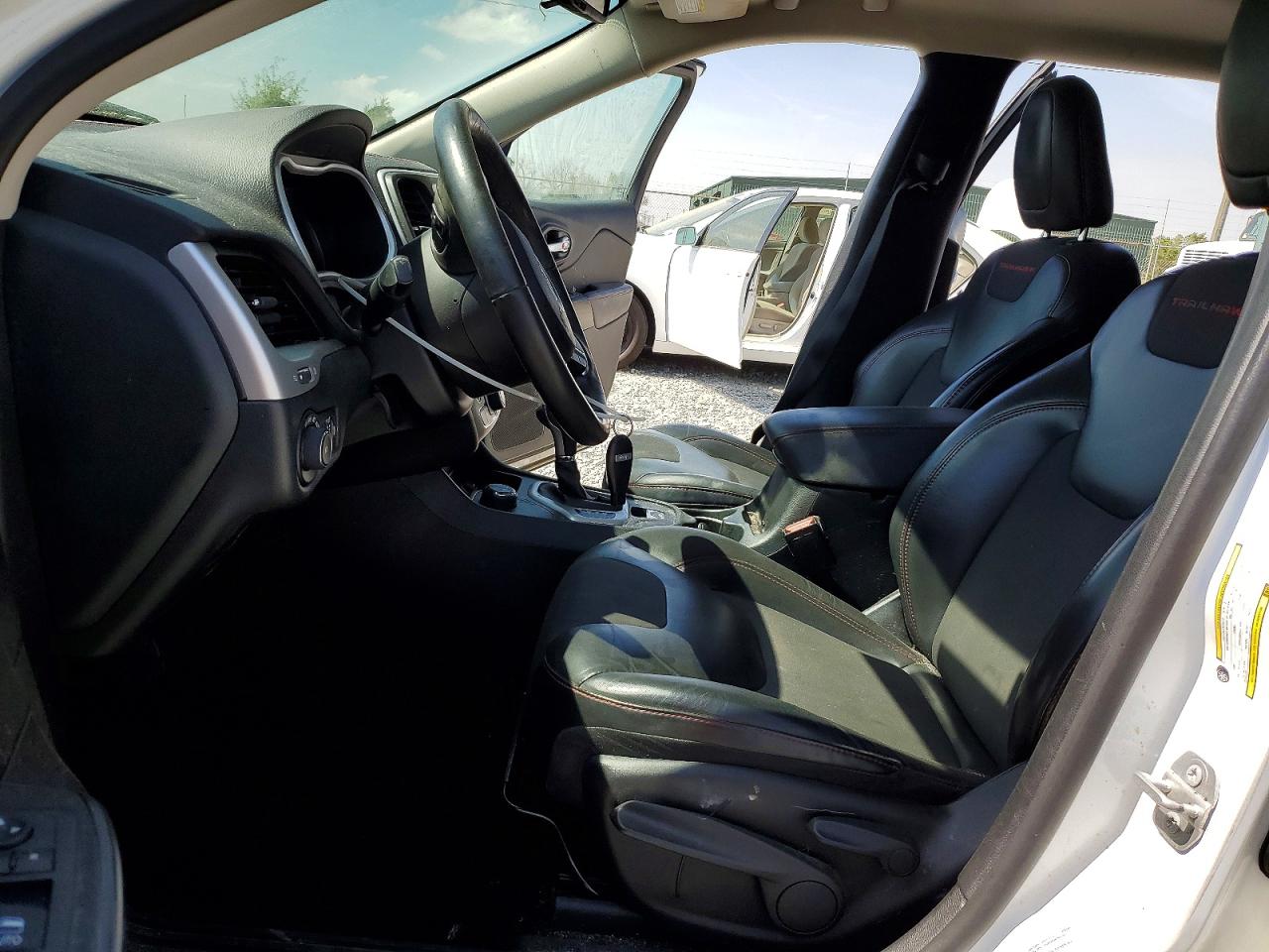 2016 JEEP CHEROKEE TRAILHAWK photo 19