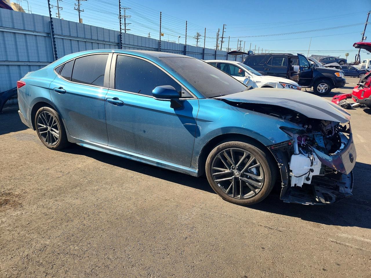 2025 TOYOTA CAMRY SE photo 4