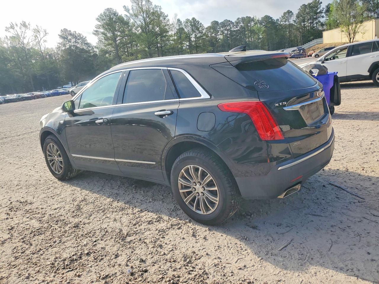 2017 CADILLAC XT5 LUXURY photo 3