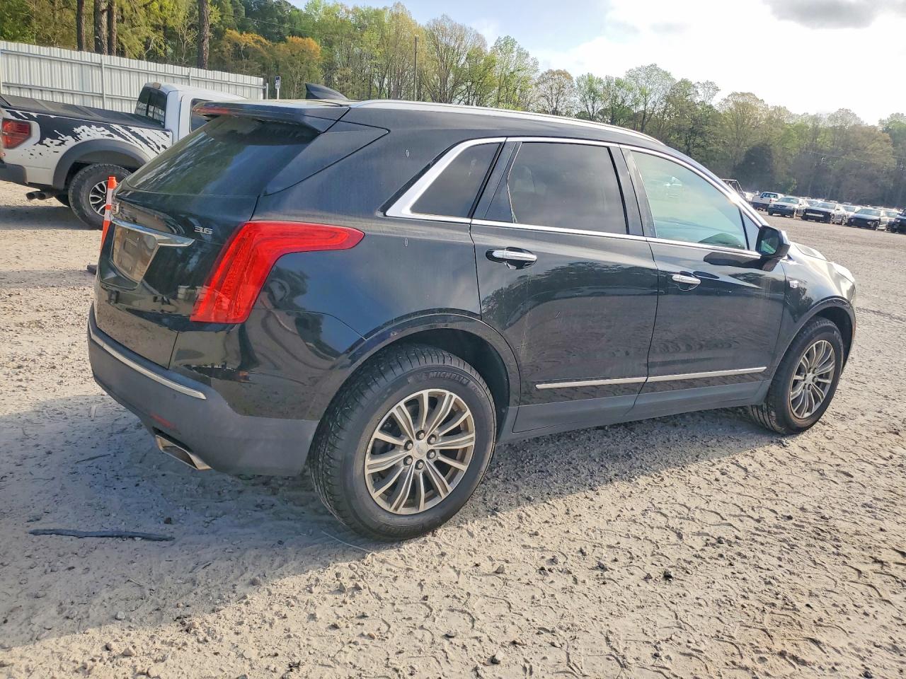 2017 CADILLAC XT5 LUXURY photo 5