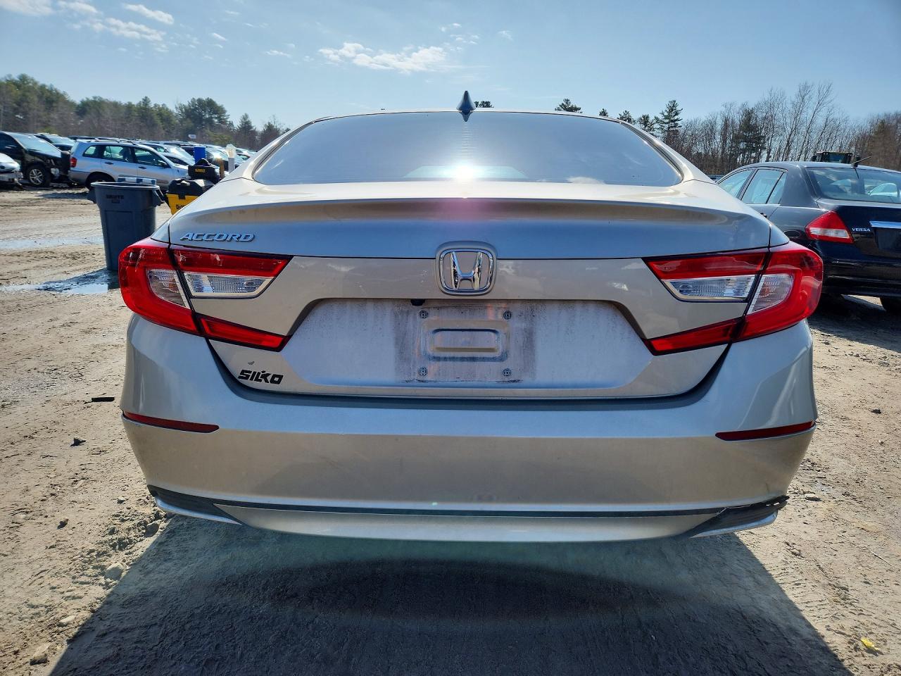 2018 HONDA ACCORD LX photo 6